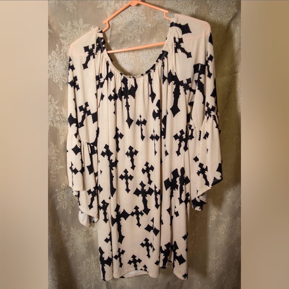 Women’s Cross Pattern Top